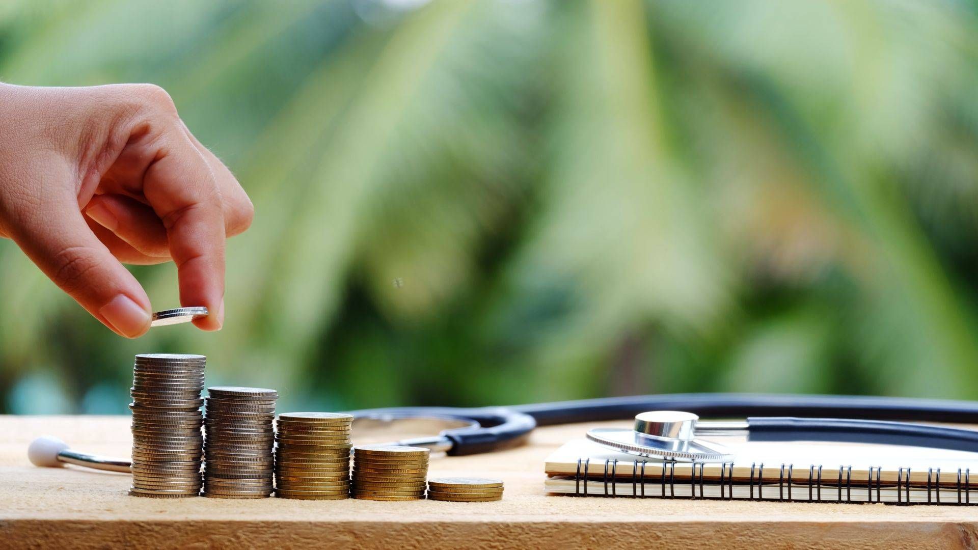 Arzt überprüft sein Gehalt